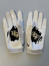 Load image into Gallery viewer, 2024 UCF Knights Game Used White Nike Superbad 7.0 Football Gloves 2XL