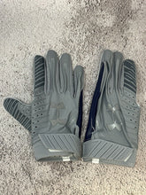 Load image into Gallery viewer, Rare Auburn Tigers "A" Under Armour Spotlight Football Gloves - Large
