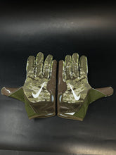 Load image into Gallery viewer, 2019 NFL Salute to Service Game Issued Nike Vapor Jet Football Gloves - Medium
