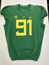 Load image into Gallery viewer, Oregon Ducks Game Used / Worn Nike Football Jersey #91
