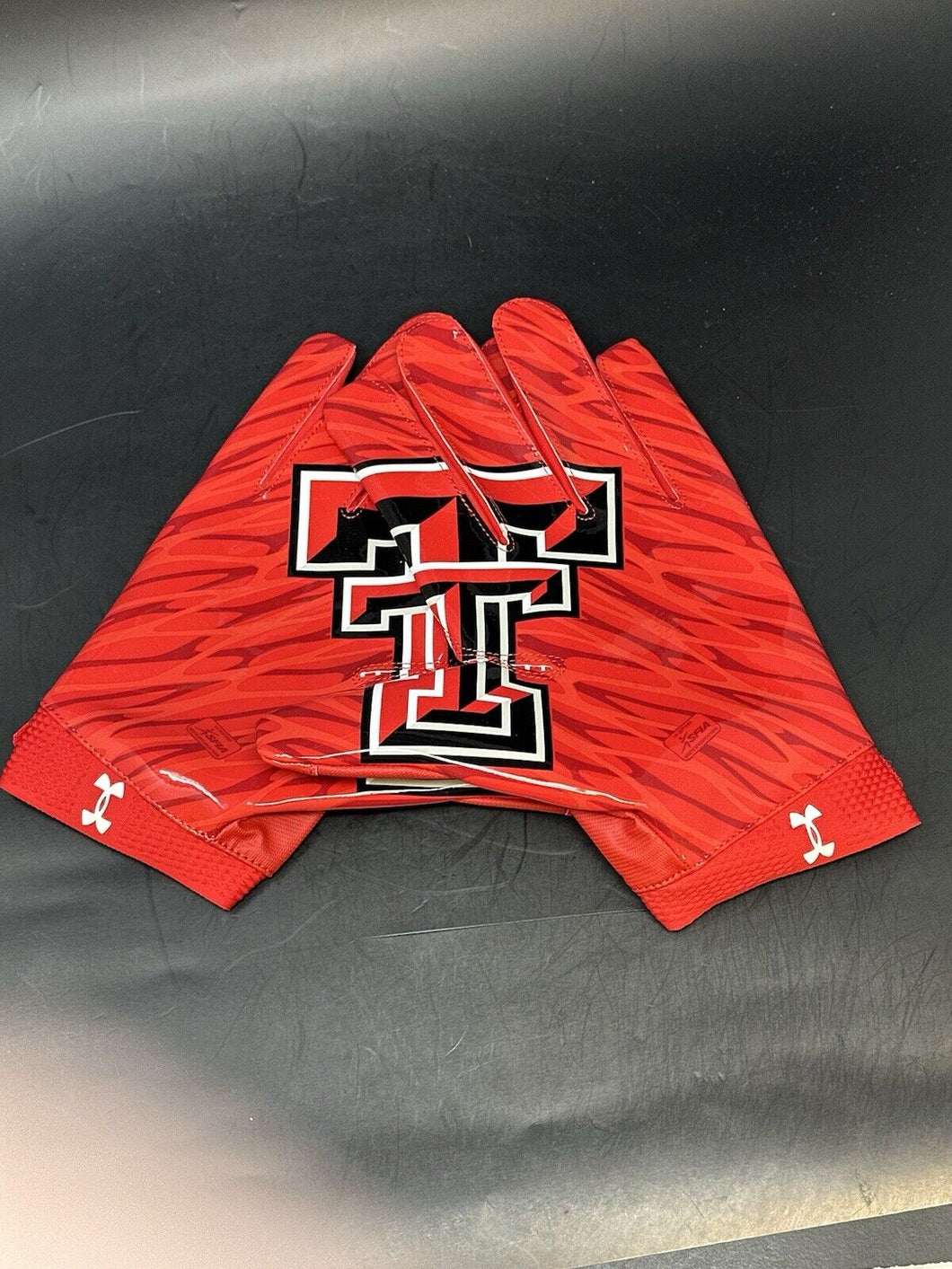Texas Tech Red Raiders Game Used Under Armour Blur NCAA Football Gloves 4XL