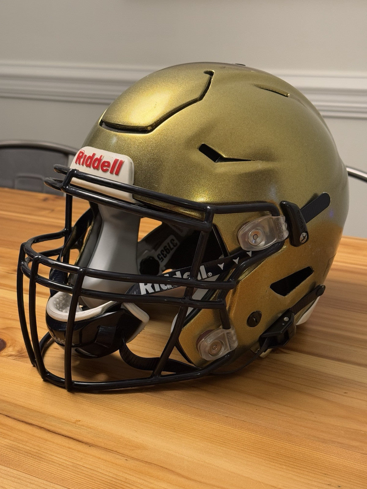 Riddell SpeedFlex Game Issued / Used Adult Medium NCAA Football Helmet